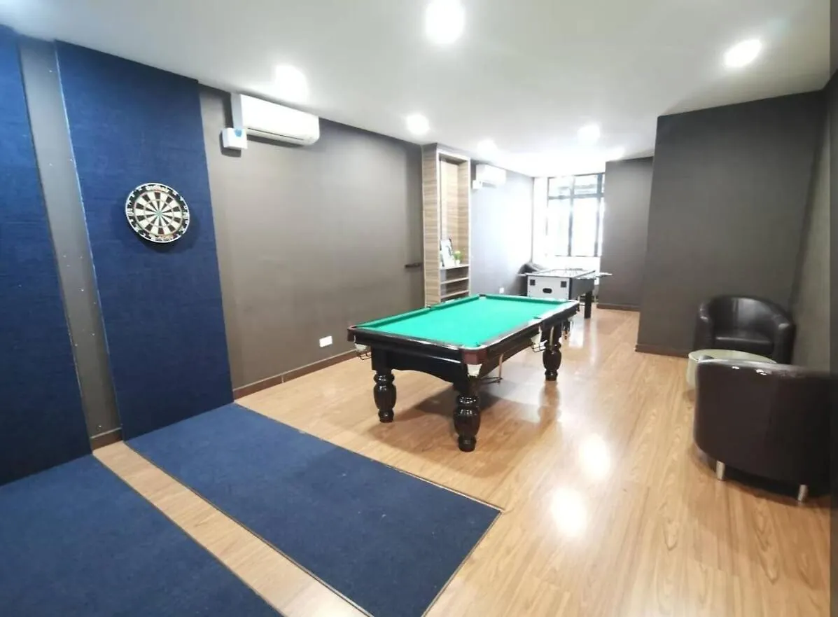 Platino Warm And Stylish 10Pax Neflix By Stay Johor Bahru 0*,