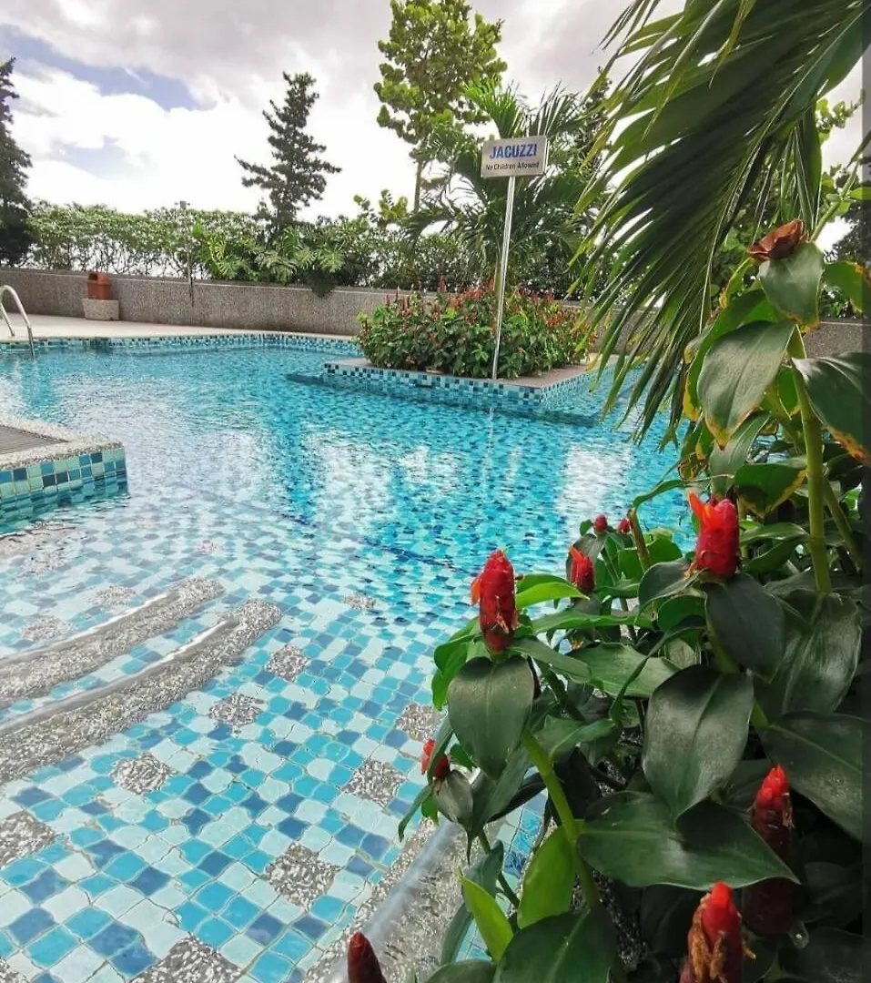 Platino Warm And Stylish 10Pax Neflix By Stay Johor Bahru Malajzia